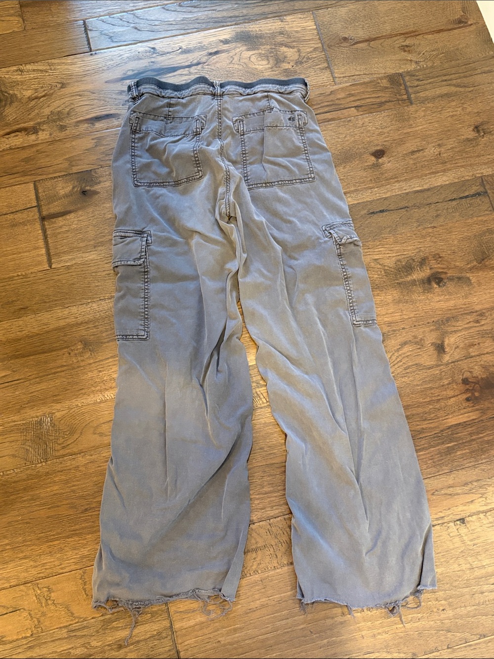 American Eagle Outfitters Gray Cargo Pants - Picture 2 of 3